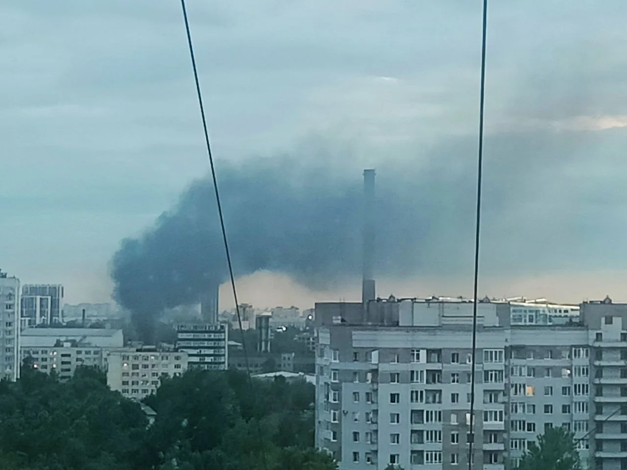 💨 Вчерашнее задымление в Невском районе

Впереди Нева, слева Тельмана. Что там случилось?