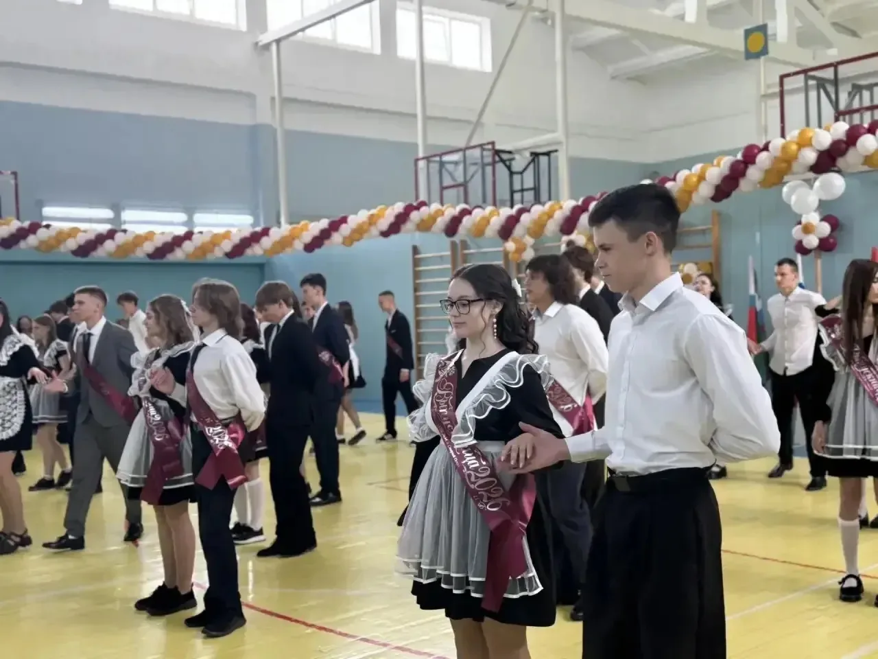 Сегодня в нашей школе царила особая атмосфера – атмосфера прощания и надежды. Мы посвятили этот день