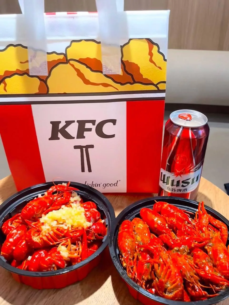 В китайском KFC можно заказать…РАКОВ — на выбор есть вариант с чесноком и с острым соусом.