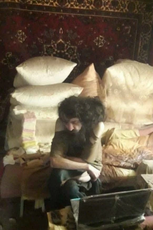🇺🇦 Четыре года прятался в погребе: украинские «людоловы» достают уклонистов буквально...