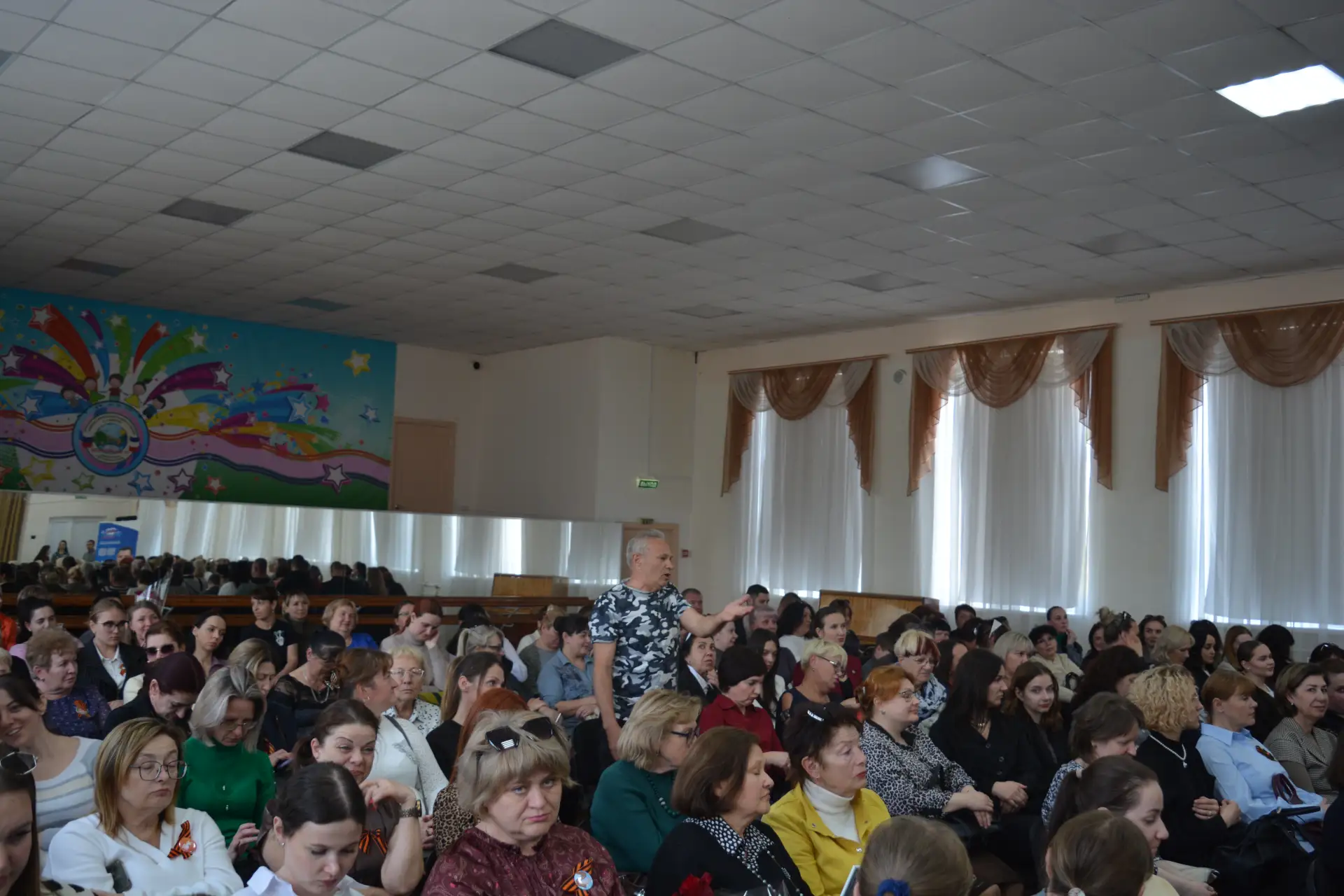 В симферопольской школе № 30 им. Аматуни прошла встреча педагогической общественности и избирателей 