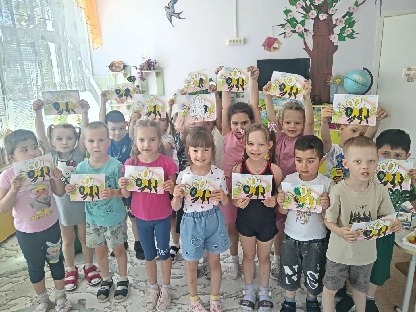 В рамках занятия по художественно-эстетическому развитию дети познакомились с техникой ...