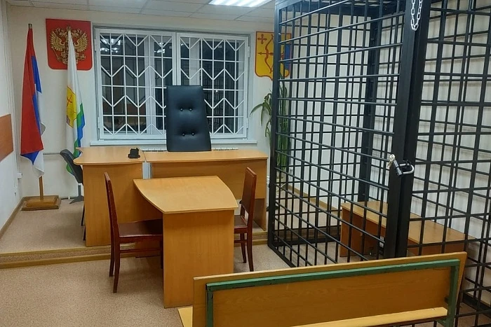 Жительница Яранска осуждена за обман пенсионерки под видом оформления надбавки

Прокуратура Яранског