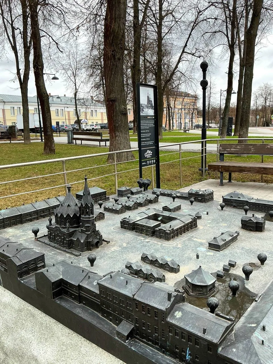 Серпухов  «Был в Серпухове, ел там биток с луком. Больше ничего не могу сказать об этом городе», — н