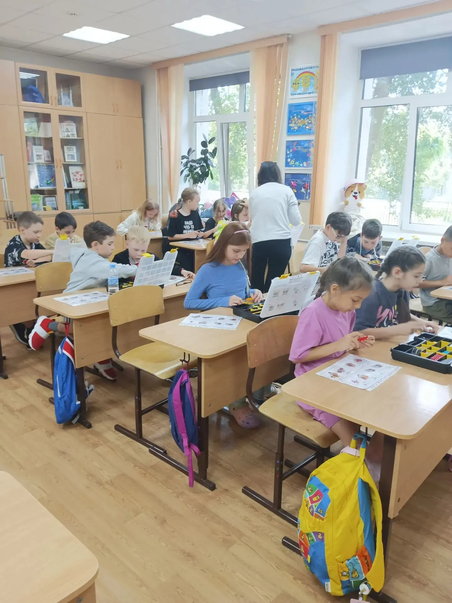Жизнь в пришкольном лагере продолжает быть такой же активной.

Ребята с удовольствием побывали на ма