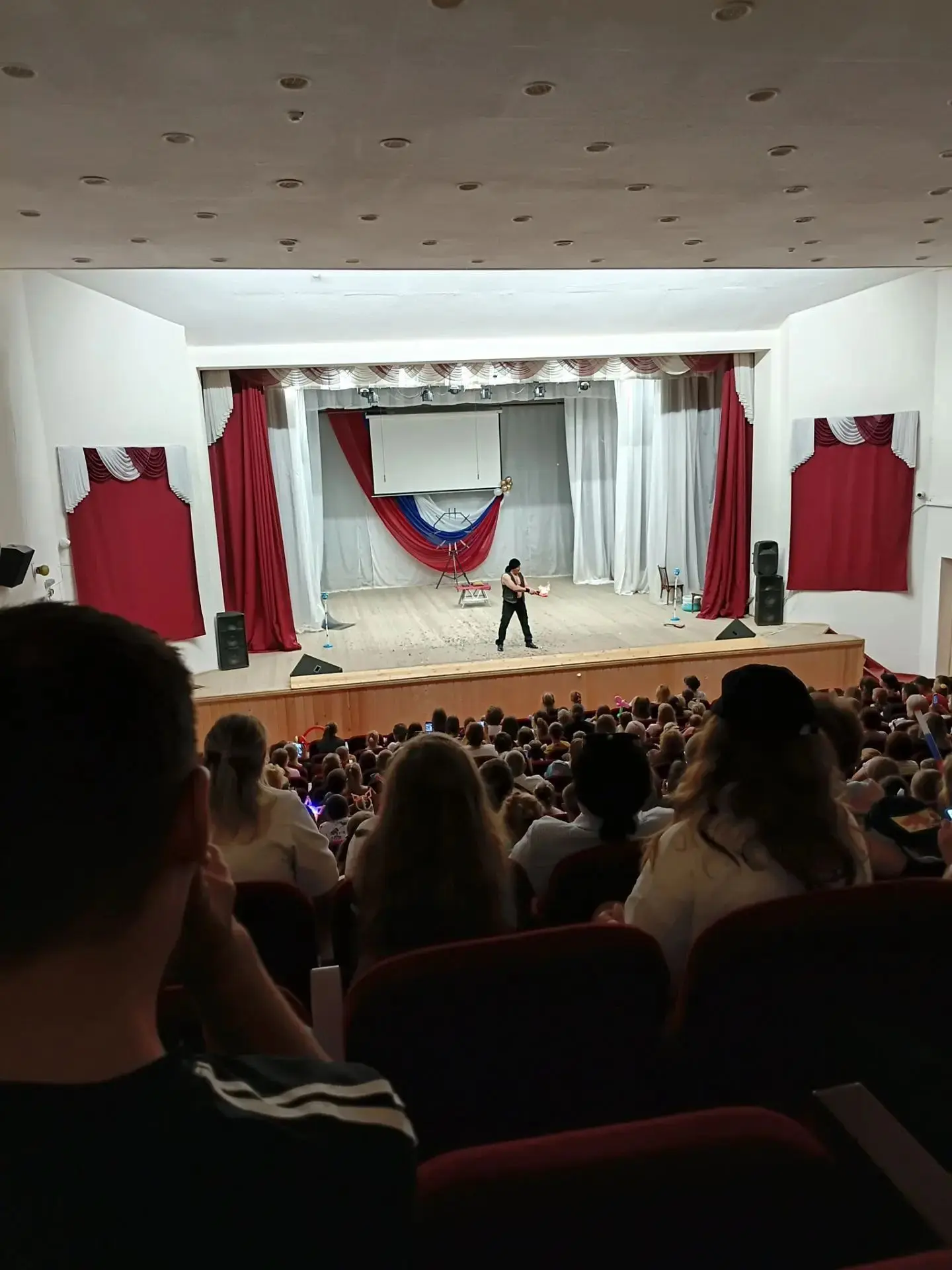 ✨Поход в цирк- это всегда незабываемый праздник для детей и взрослых. Яркие краски и цветные огни, в