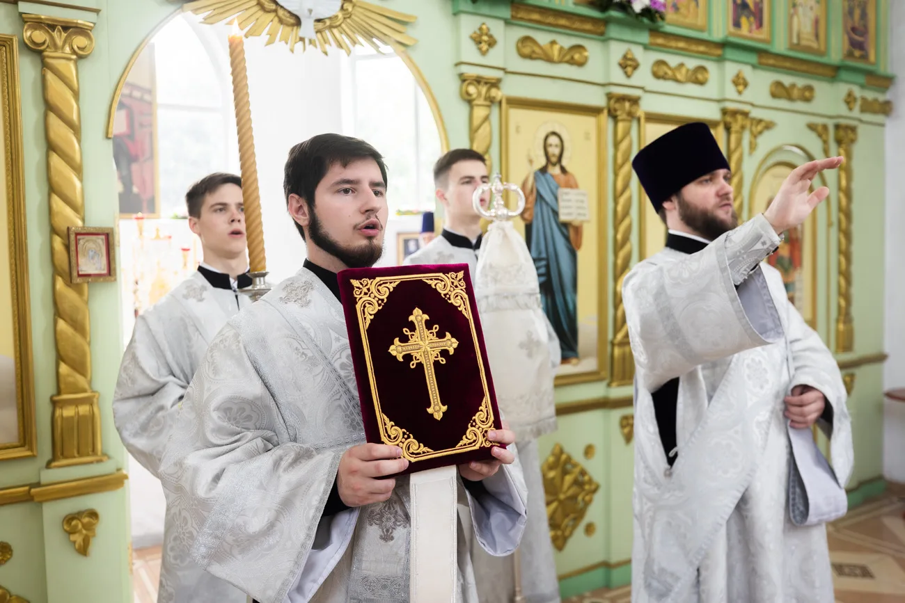 Митрополит Меркурий совершил Великое освящение храма Святой Троицы в селе Самарское  Глава Донской м