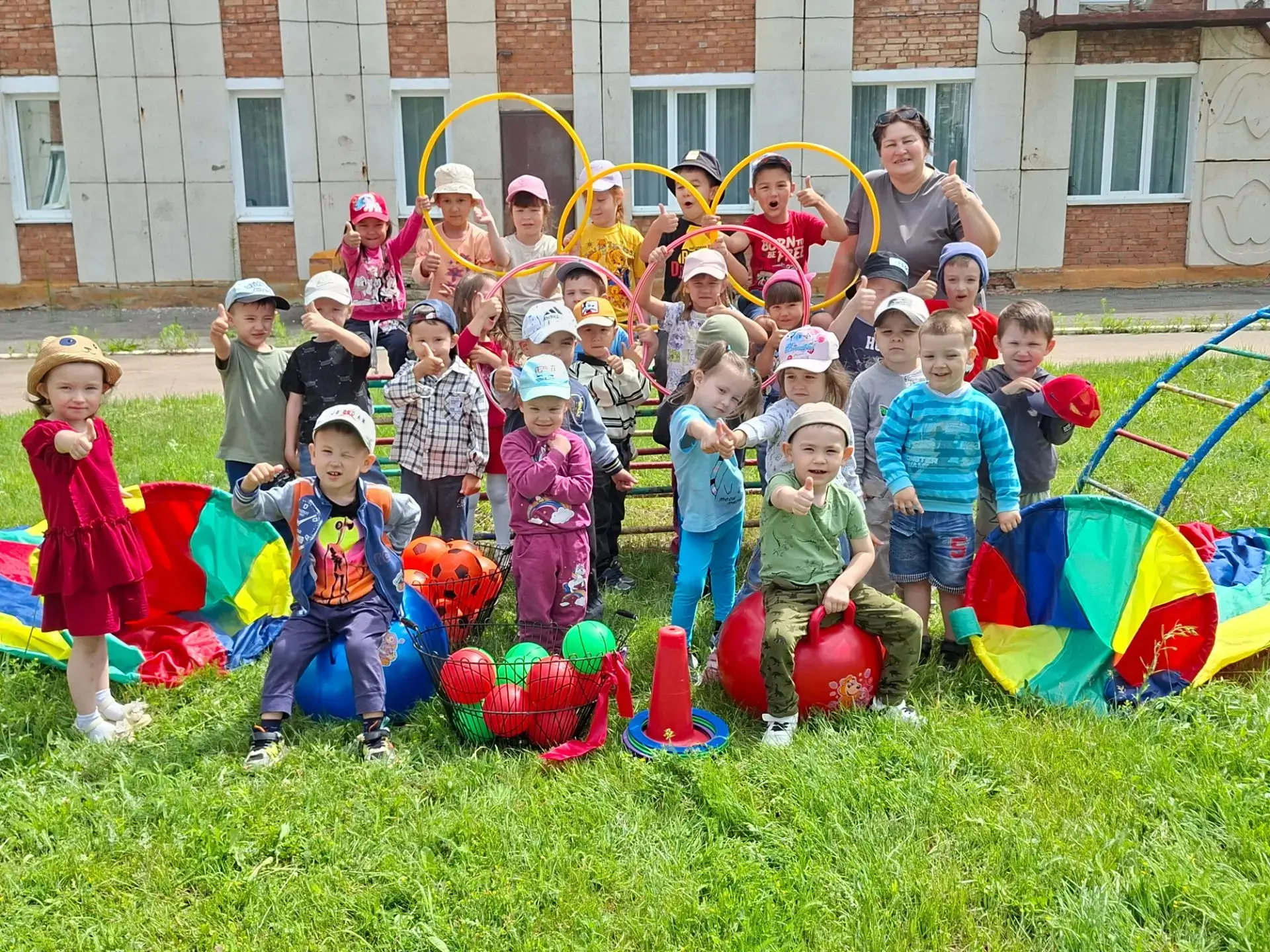 Малые Олимпийские игры в детском саду — это масштабное физкультурно-оздоровительное мероприятие, нап
