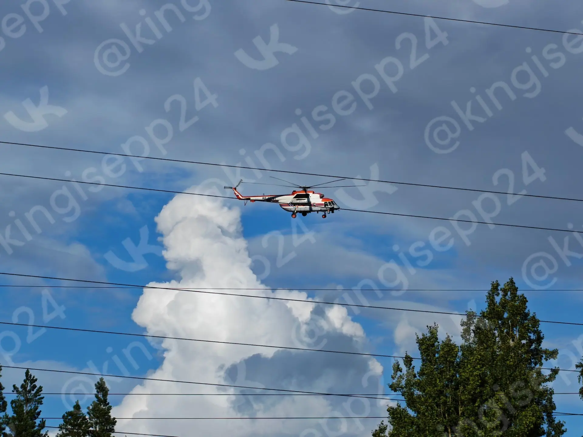 🚁 В Кингисеппе вертолёт приземлился на стадионе второй школы