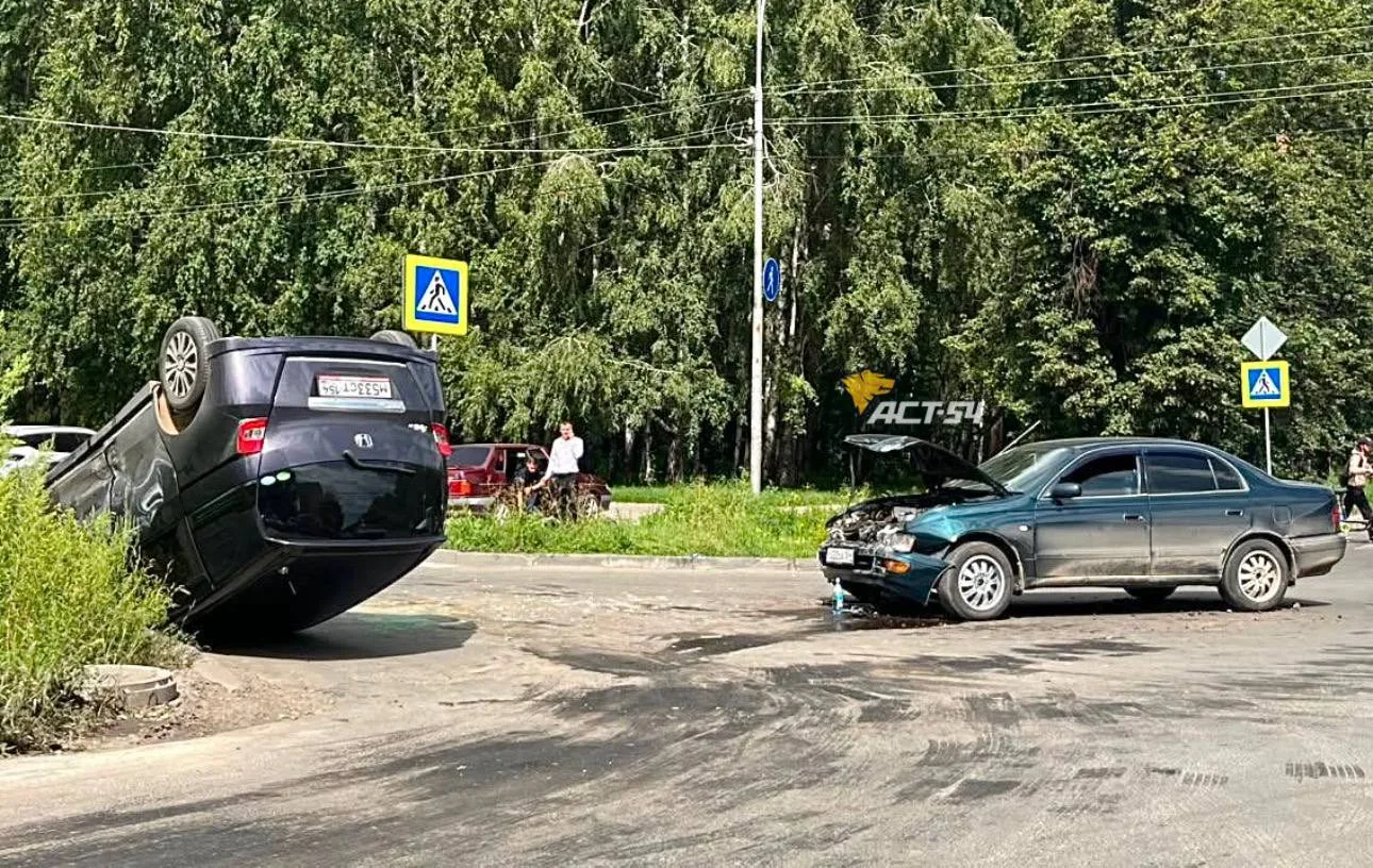 🚗 Жёсткое столкновение произошло на перекрёстке улицы Громова и дублёра Петухова в Кировском районе