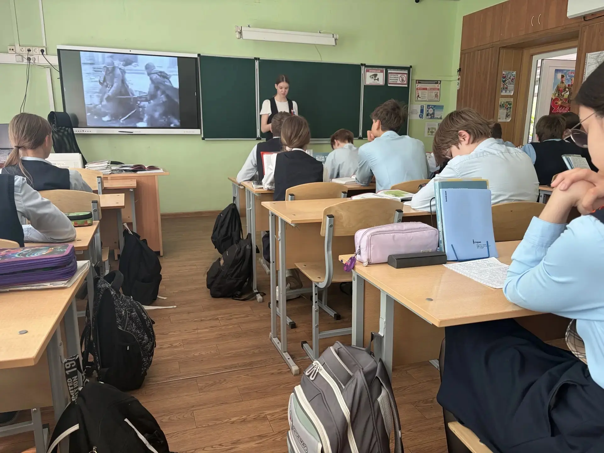 ✨ В 7-х классах прошли уроки памяти, посвящённые ветеранам Великой Отечественной войны ✨ Сегодня в н