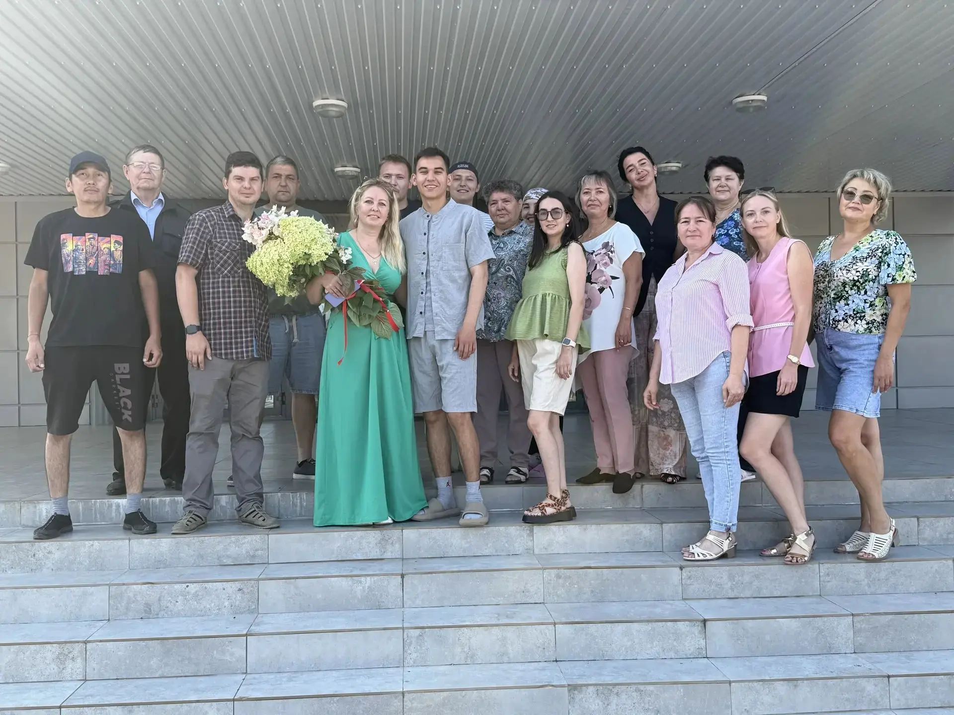 💐 Коллектив Районного Дома культуры поздравляет с днём рождения  директора дома культуры Базеву Оль