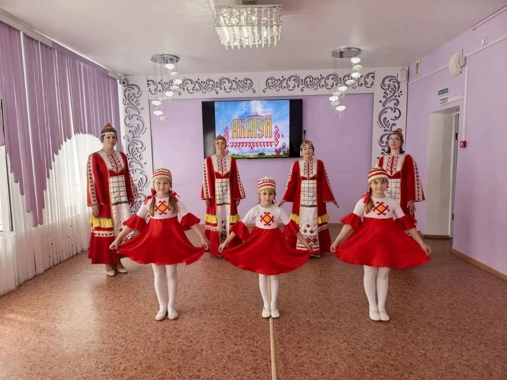 В детском саду "Радуга" в рамках республиканского конкурса «Ача садӗнче Акатуй» весело и звонко прош