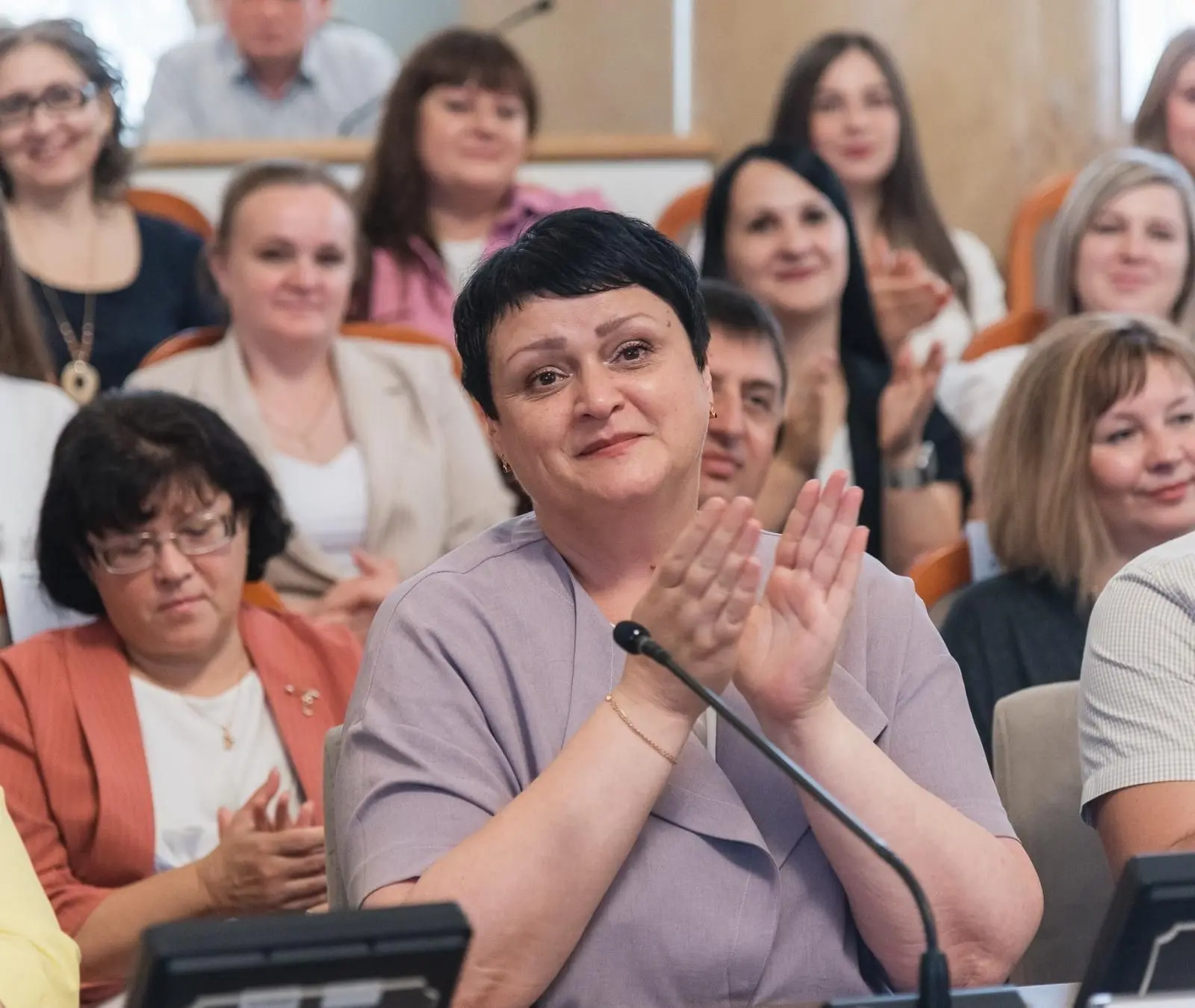 Сегодня — День работников МФЦ
 
Наши специалисты в Воловском центре «Мои Документы» — это настоящие 