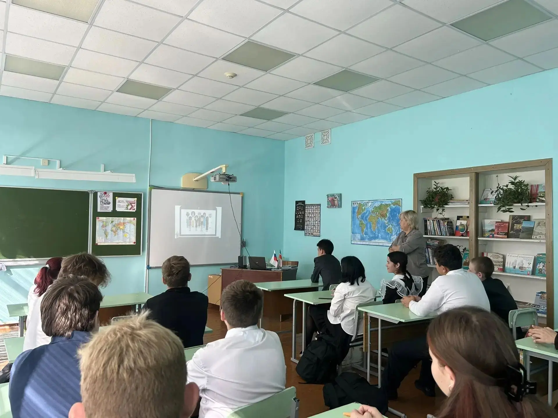 В рамках месячника профилактики экстремизма и терроризма учитель истории Мельникова Н.И...
