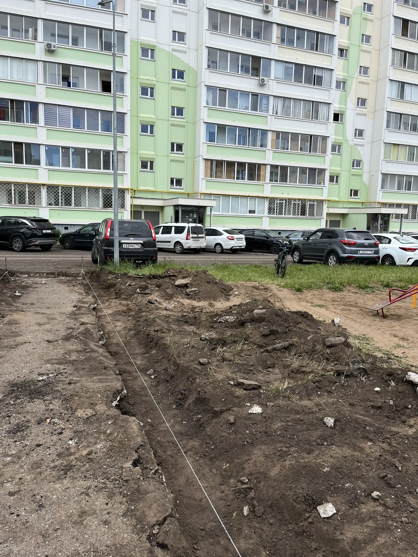 Уважаемые жители! 

Прямо  сейчас почти в 46 дворах
 полным ходом идут работы по программе «Наш двор