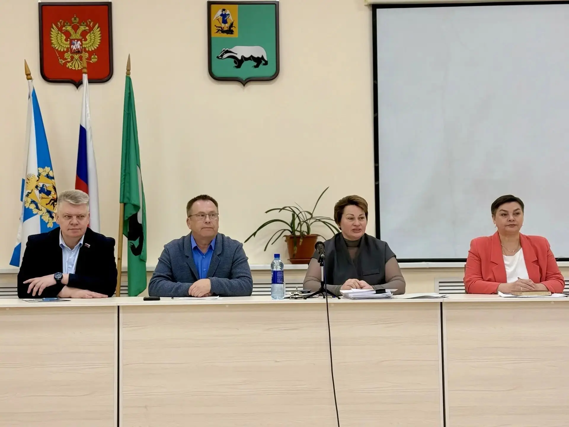 ✅Депутаты Собрания депутатов Шенкурского округа подвели итоги сессии