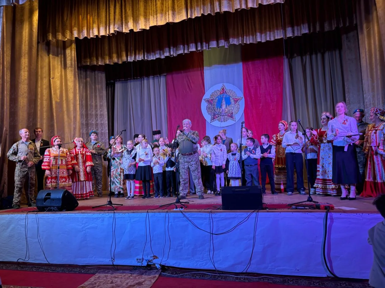 🇷🇺8 мая в Новотроицком сельском Доме Культуры состоялся патриотический фестиваль «Эти...