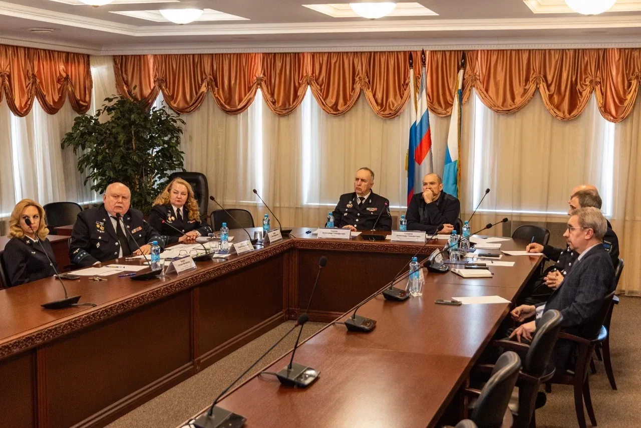 🚂Александр Сахаров посетил Уральский государственный университет путей сообщения   В рамках рабочей 