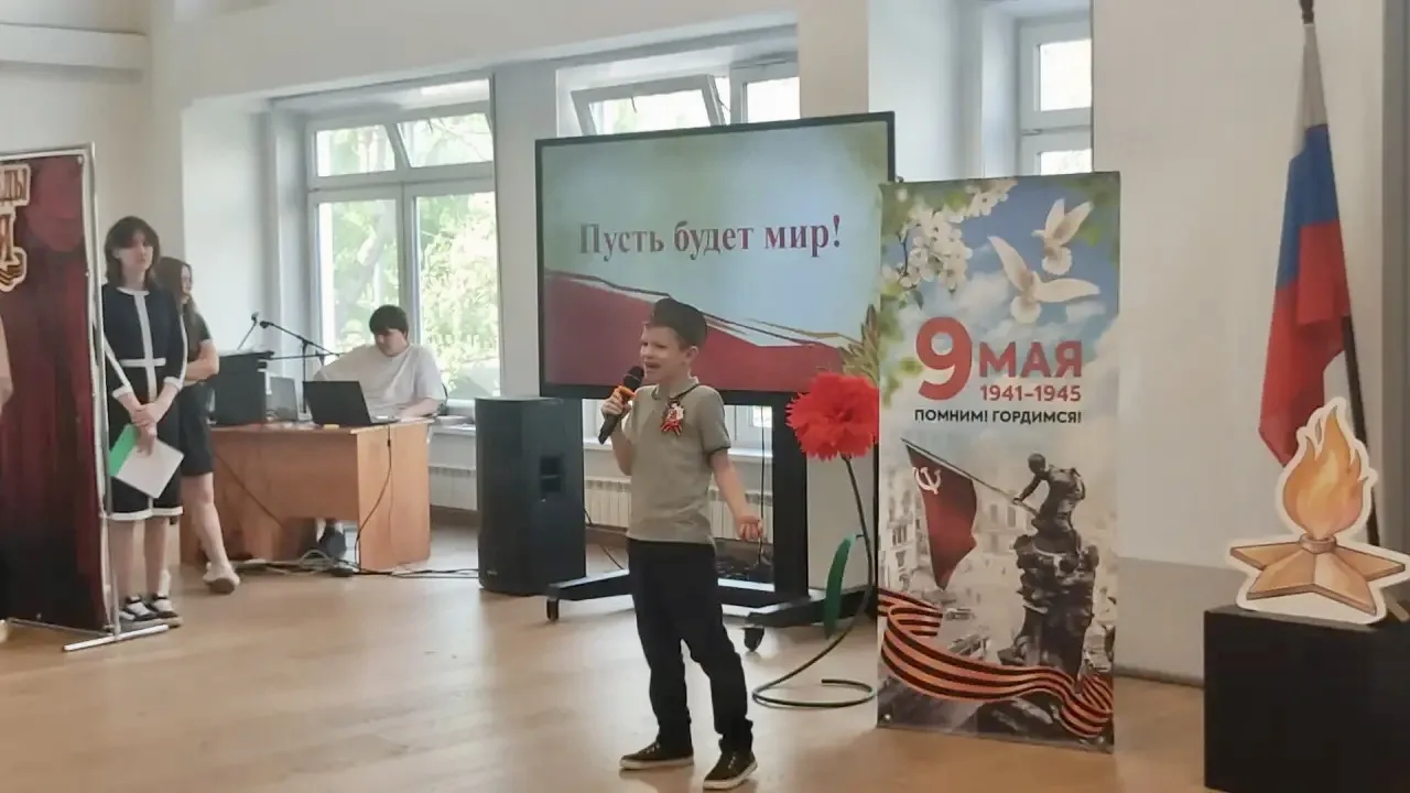 Литературная гостиная: строки, написанные в окопе и в тылу  В преддверии Дня Победы в нашей школе пр