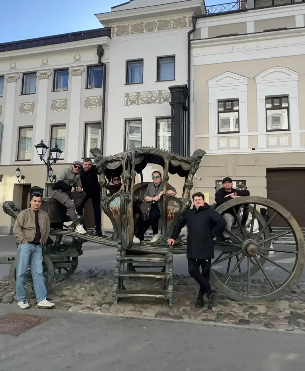 Еще одна партия болельщиков добралась в Казань на карете!