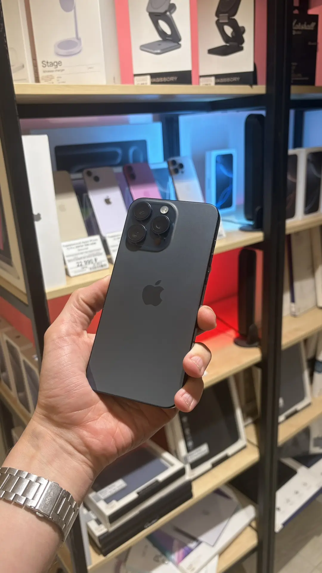 📱Подержанный iPhone 15 Pro Max 1TB Blue Titanium

🏷️ 69 990₽
Емкость АКБ 🔋87%
Комплект: кабель, к