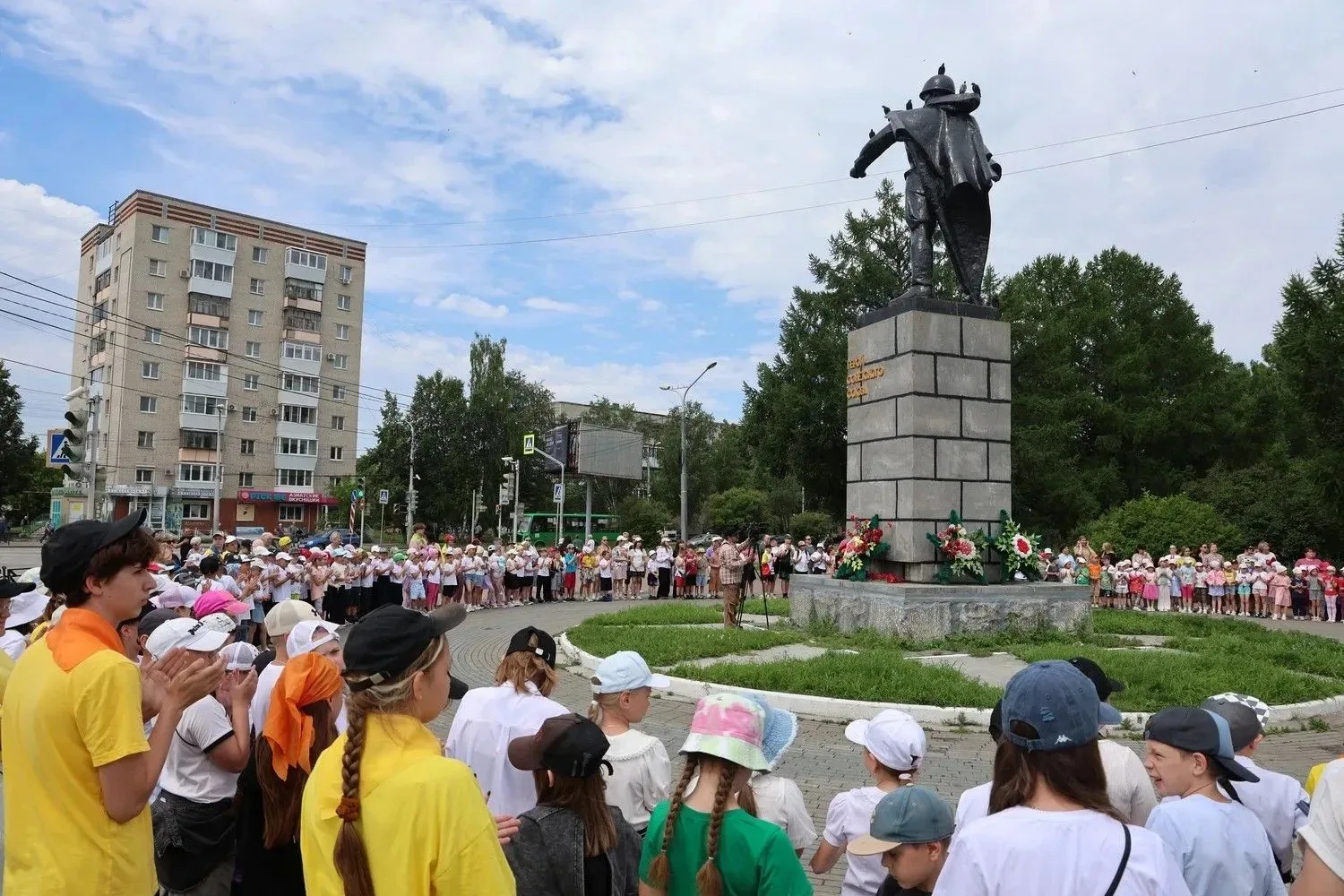 НИКТО НЕ ЗАБЫТ. НИЧТО НЕ ЗАБЫТО.