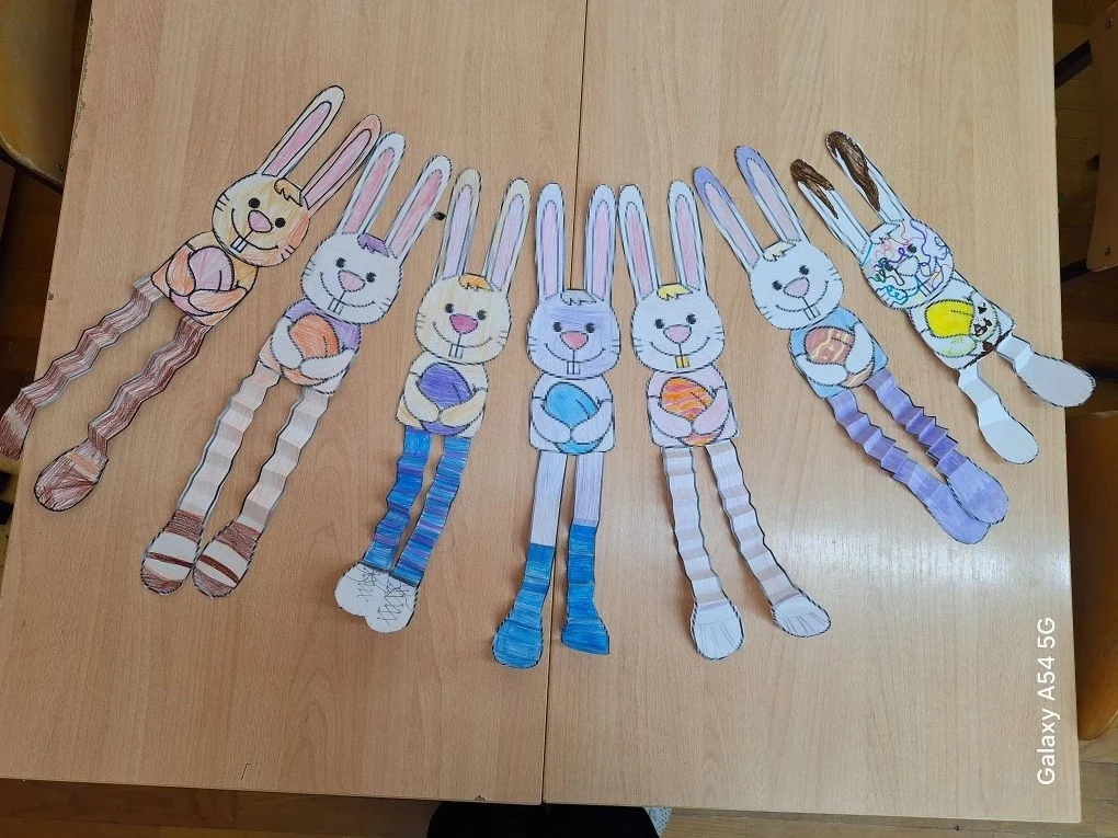 👫👬 Сегодня, 1 апреля, мальчишки и девчонки из 1"В" и 3"В" классов школы 80 приняли участие в мастер-