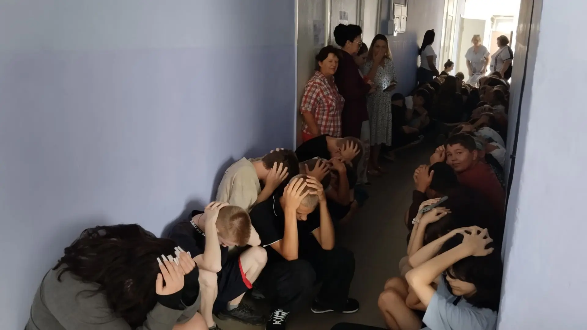 Сегодня в нашей школе прошли антитеррористические учения.