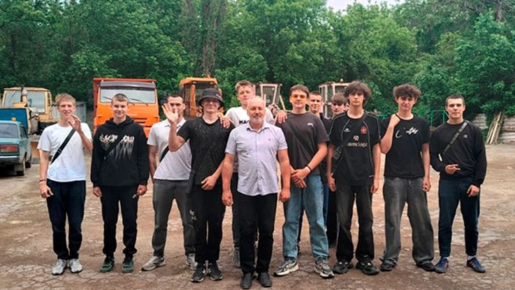 Студенты МТК ДонГТУ погрузились в профессию на предприятии «Служба дорожного хозяйства ...