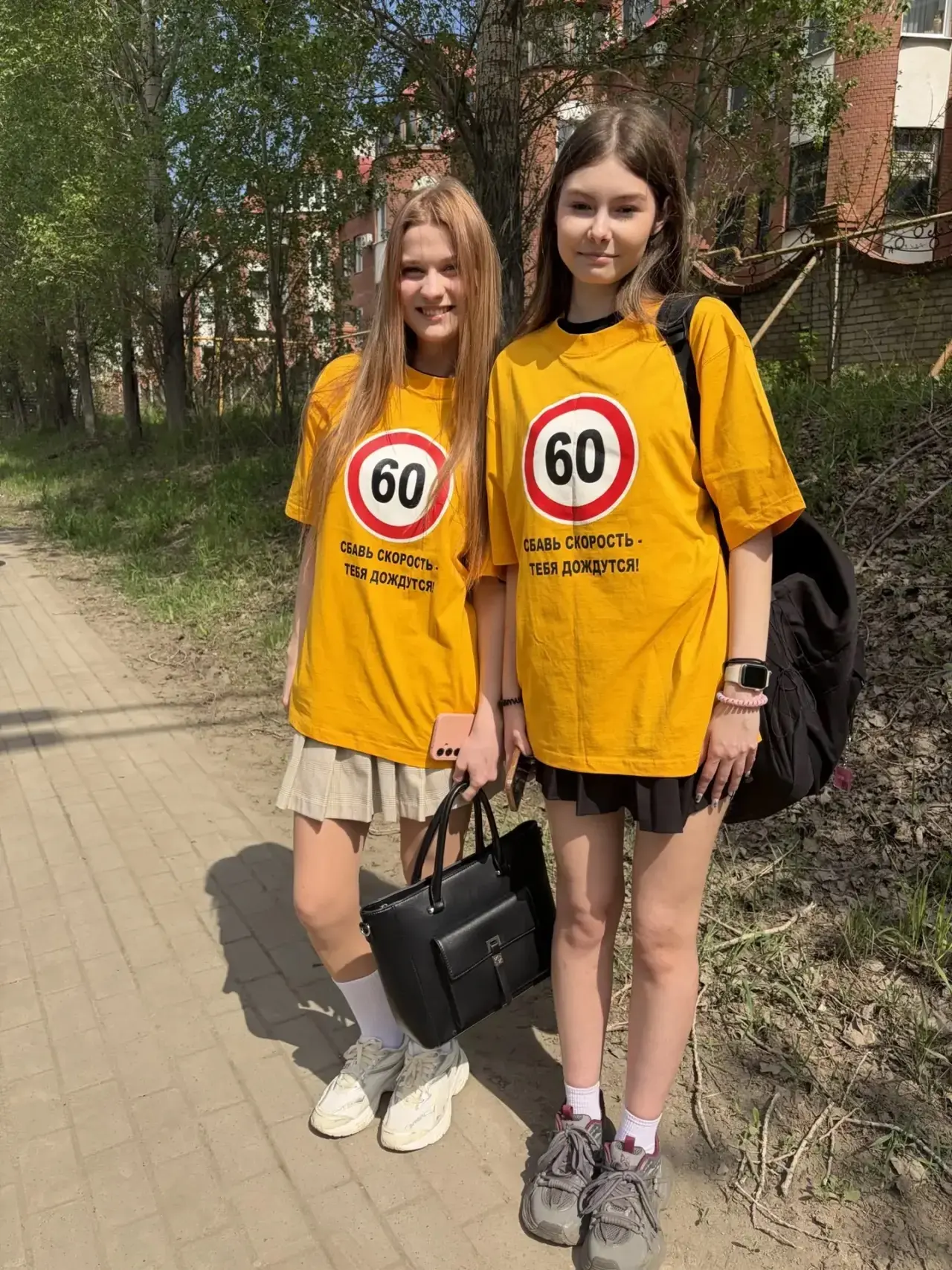 🚗 Встреча с инспектором ДПС: безопасность на дорогах и добрые пожелания автолюбителям!  Сегодня в на