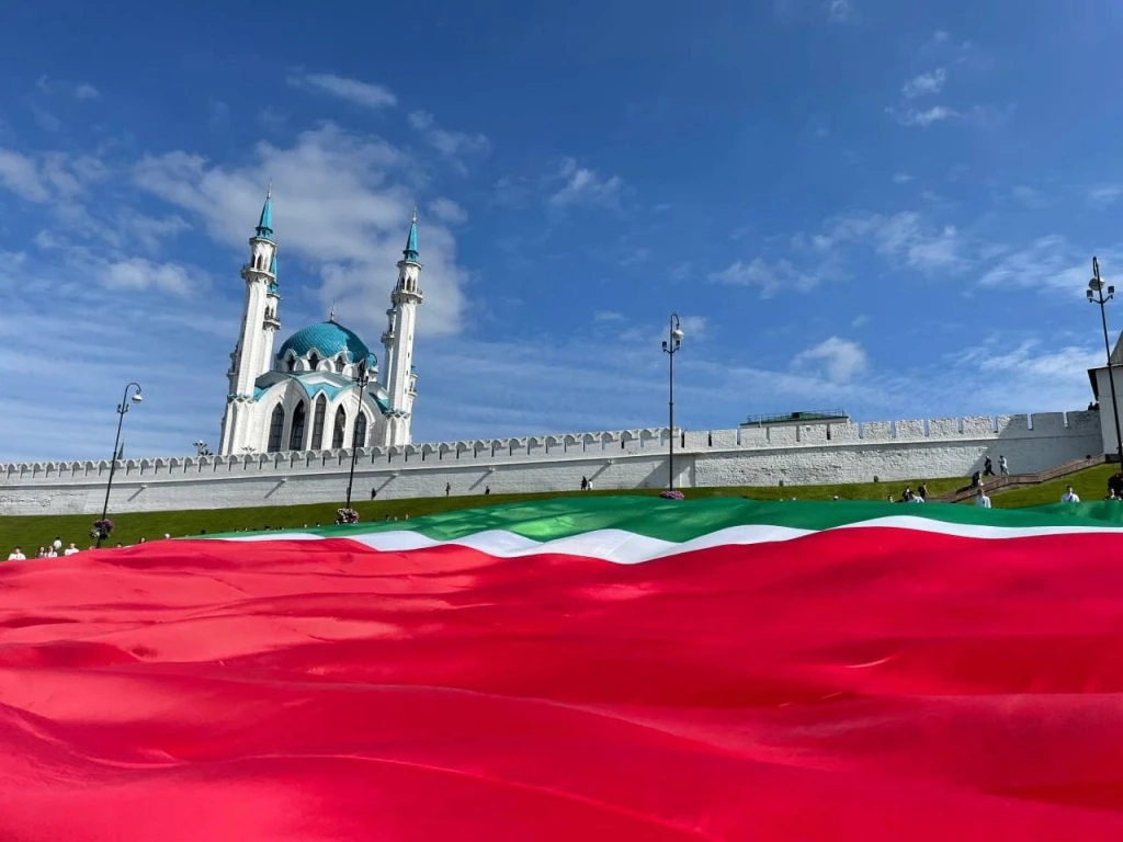 🎉 30 августа для Татарстана — день, когда оживает история. В 1990 году именно в этот д...