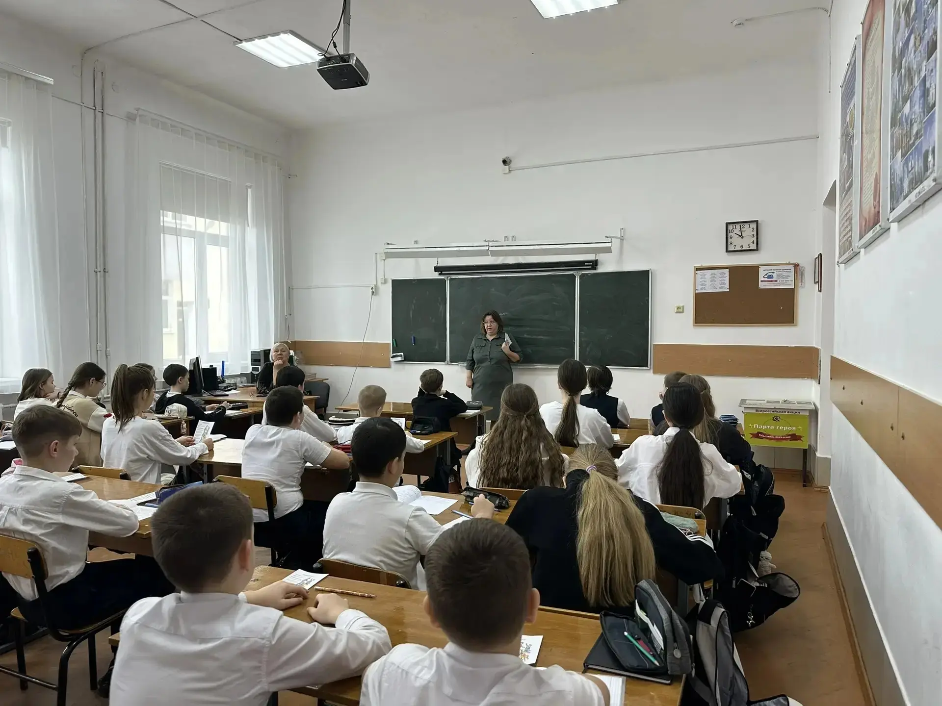 В начале третей четверти социальным педагогом школы Калайчиди  К. Г. были проведены циклы профилакти