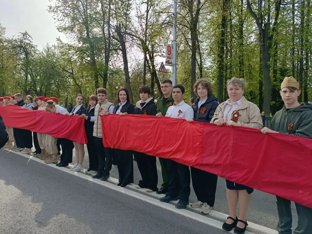 🌟 Вальс Победы — память, которая живёт в наших сердцах 🌟  На площади Победы прошла региональная акци