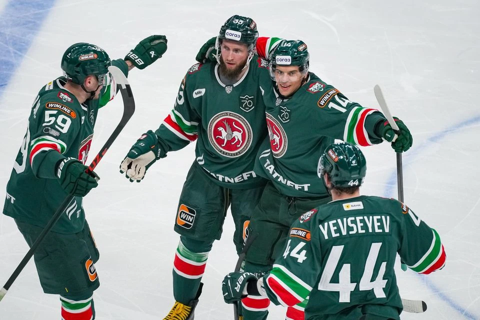 «Ак Барс» победил «Барыс» в матче регулярного чемпионата КХЛ.