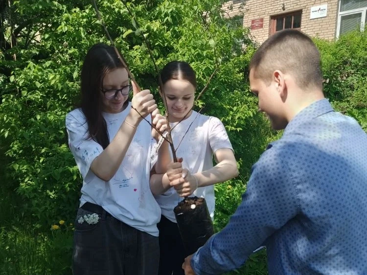 Есть подарки, которые живут дольше нас.