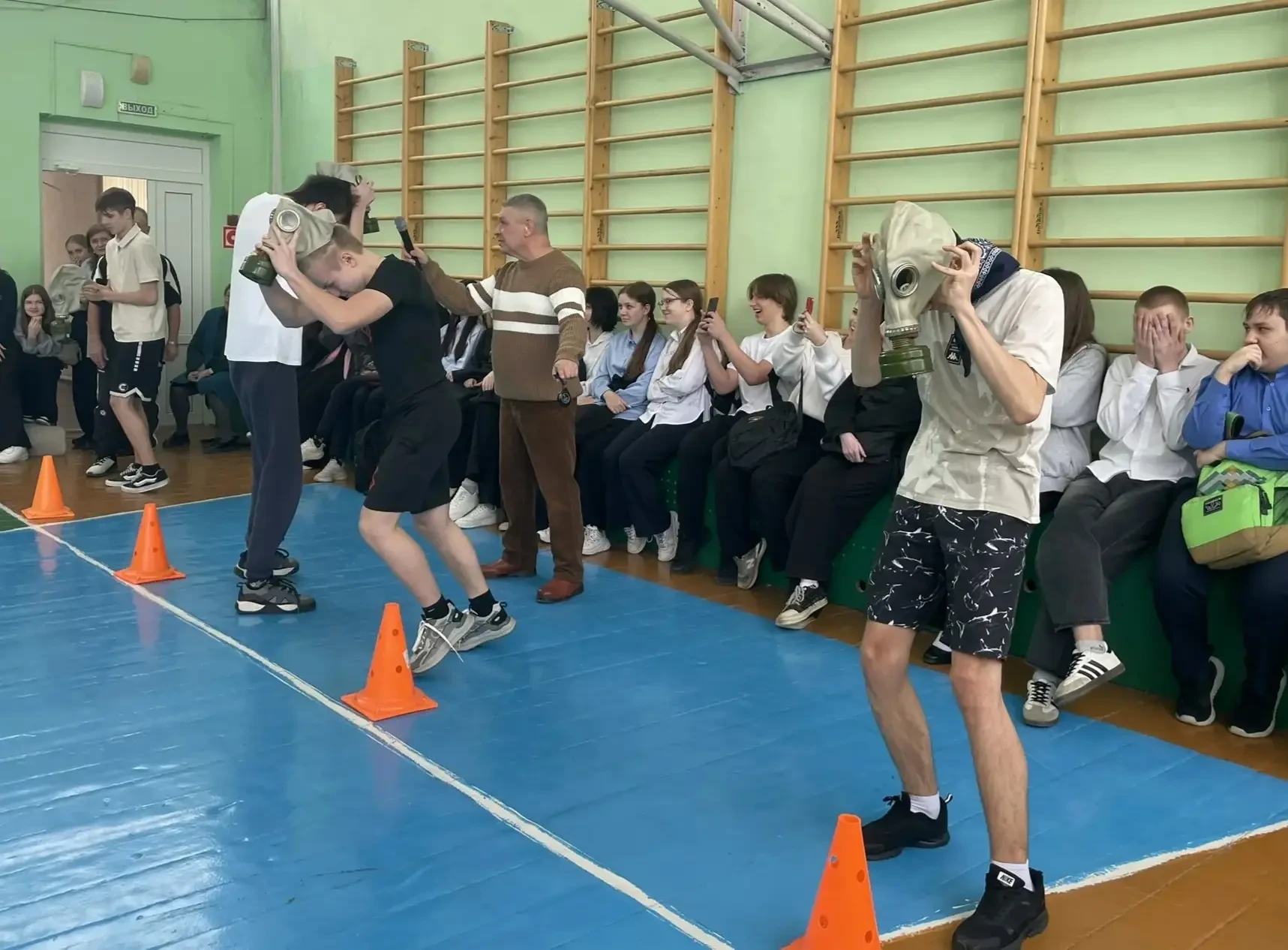 💪 «А ну‑ка, парни!» — спортивная эстафета в рамках Недели Мужества!  В преддверии Дня защитника Отеч