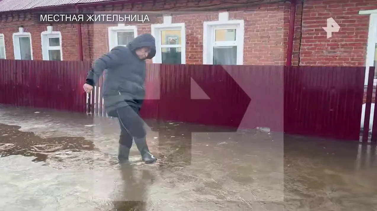 ⚡В Йошкар-Оле уже несколько дней продолжаются сильные паводки — уровень воды превысил обычные многол