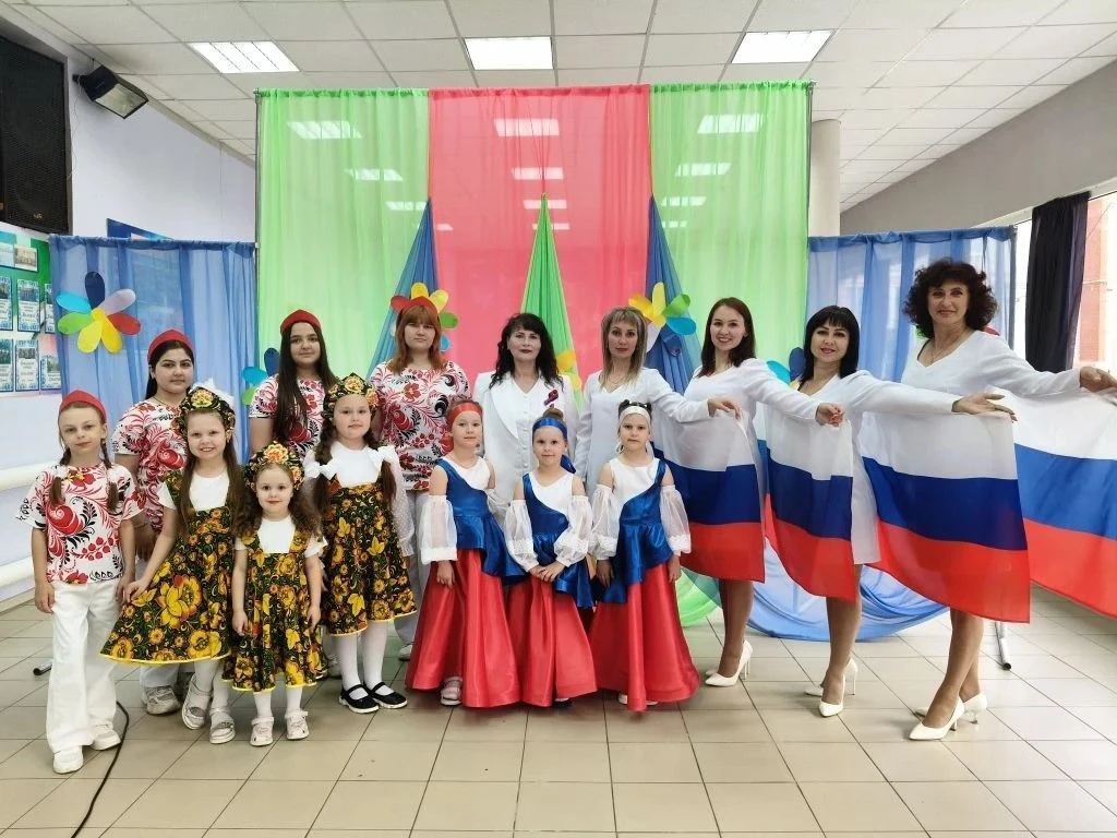 С Днём России, дорогие друзья!
В этот особенный день хочется сказать: как же здорово, что мы родилис