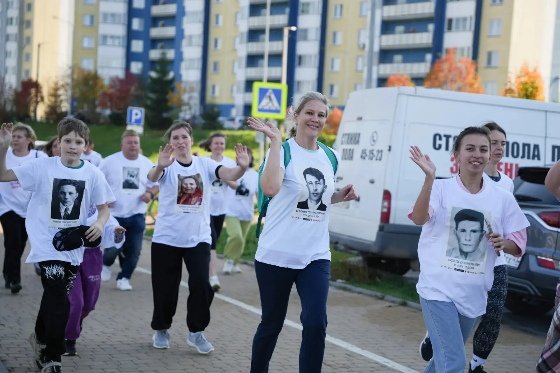 В Молодежном парке в Чистых Прудах прошел "Забег памяти". Кировчане вышли на старт с по...
