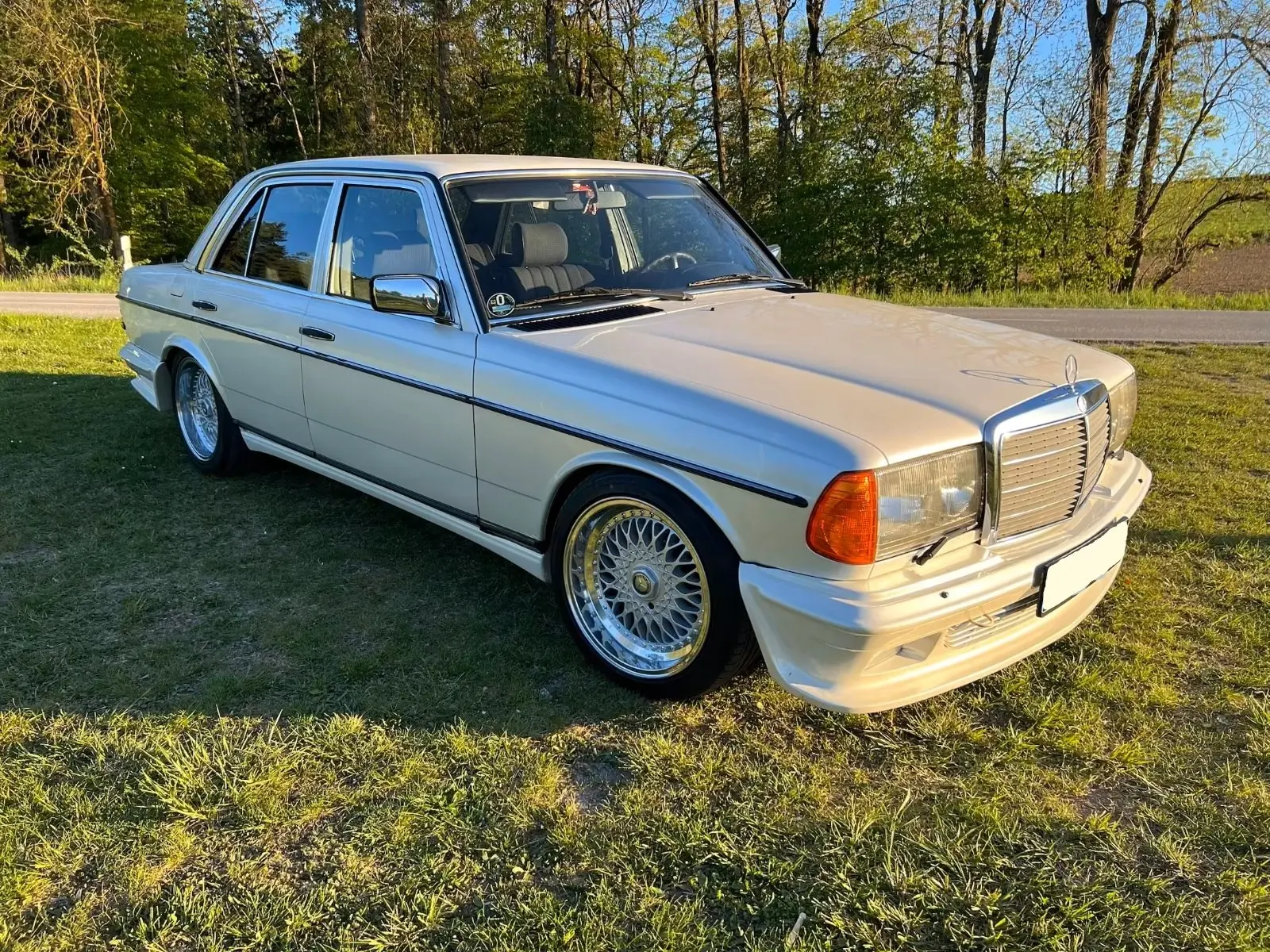Mercedes-Benz W123 280E Sportservice Lorinser.