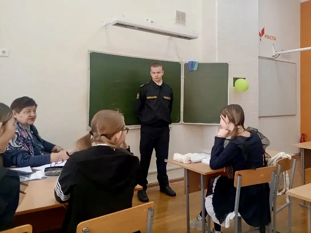 📑 Курсанты среднего профессионального образования ИМРФ провели профориентационные встречи для школьн