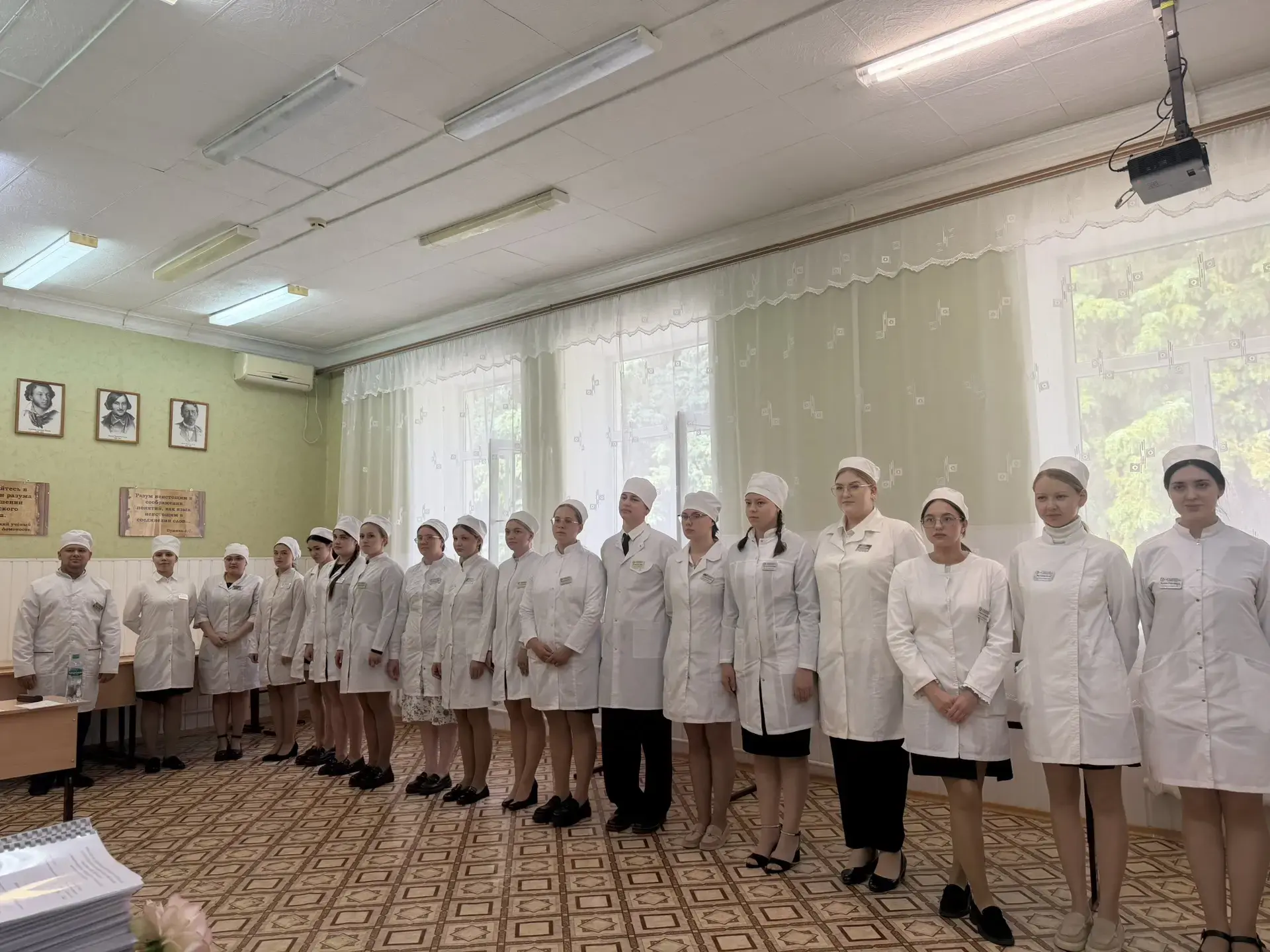 Дипломы защищены! 🎉

18-19 июня студенты 4-го курса (отделение «Сестринское дело») Бугурусланского 