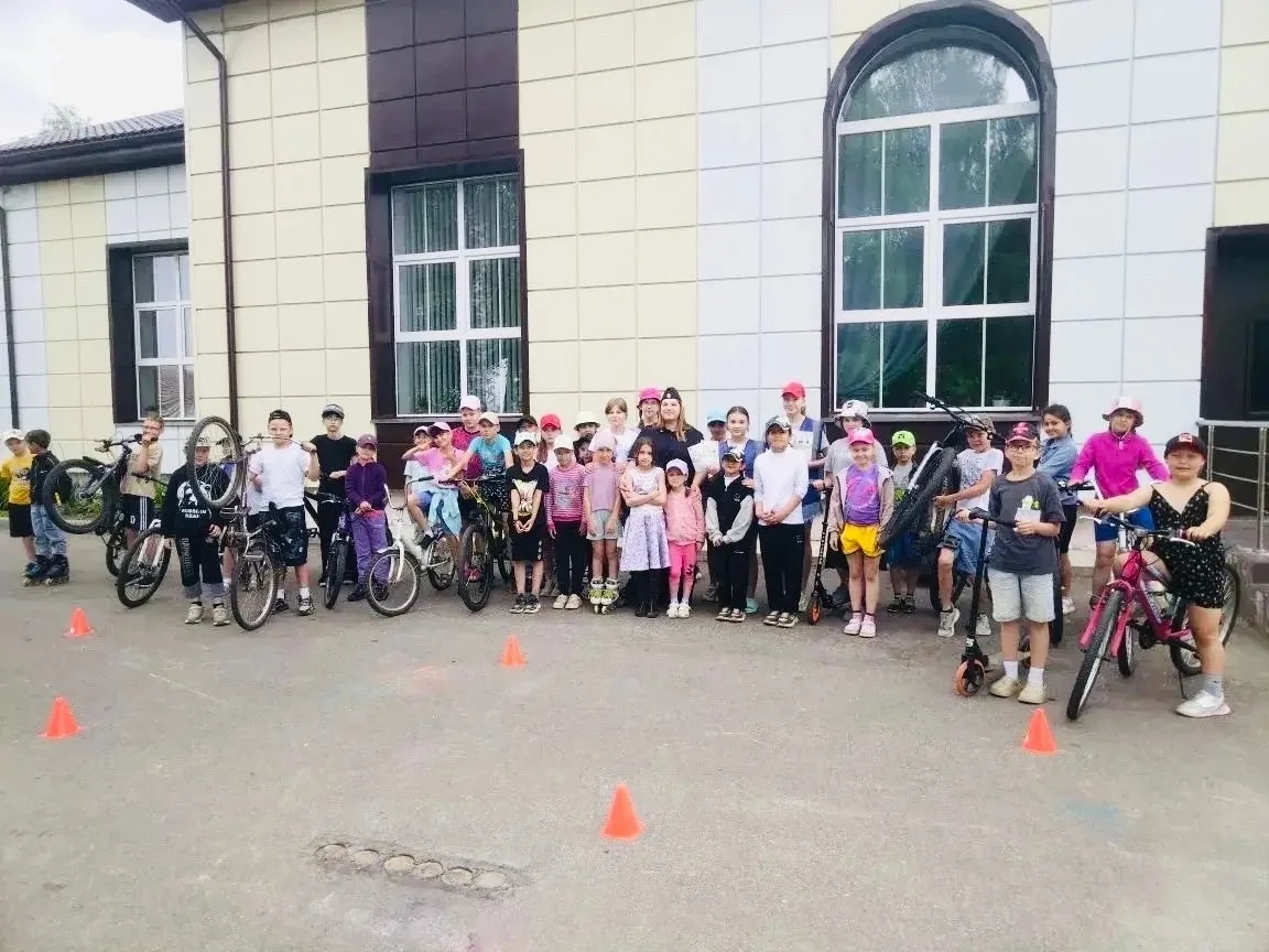 🚲🛴В Лихославльском муниципальном округе прошёл урок для юных велосипедистов и самокатчиков 
 
⏺️Це