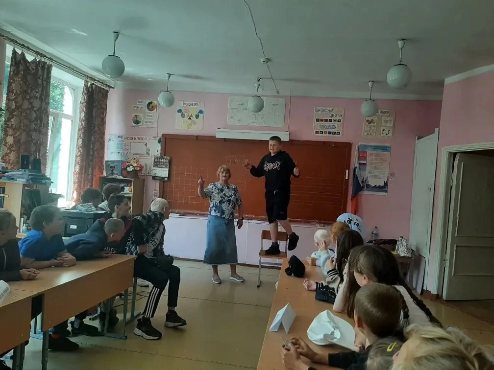 🎭 «Настоящее искусство" -так назывался этот день в лагере "Дружба". 
📌Перед викториной ребята позн