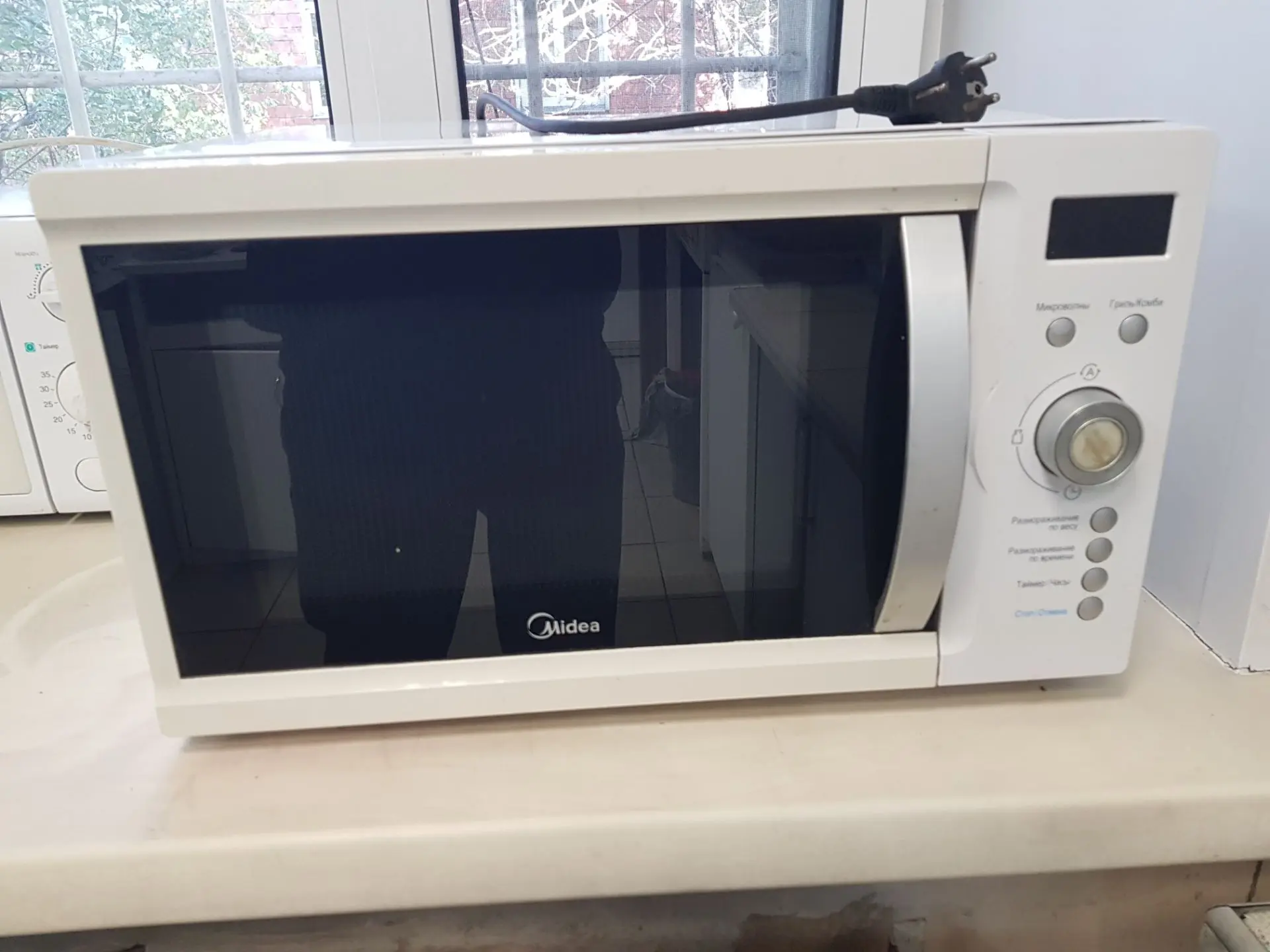 Продам микроволновку в хорошем состоянии за 3 тыс. руб. Тел. 89133516699.