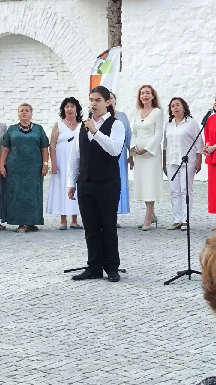 Поздравляем Амира Нуреева!

Студент 2 курса (драматический, русский курс) Амир Нуреев стал музыкальн