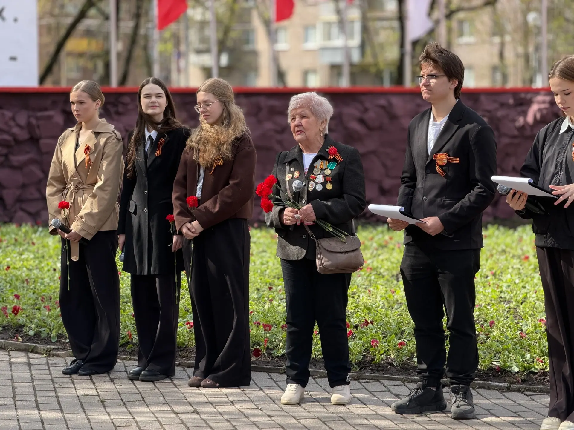 Через века, через года — помните!  🎗️Сегодня у Обелиска воинской славы 286-й Ленинградской Краснозна