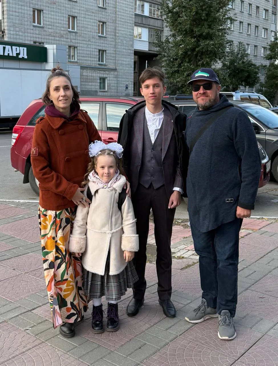 Сегодня по всей России традиционно проходят праздничные линейки в честь Дня знаний. Ста...