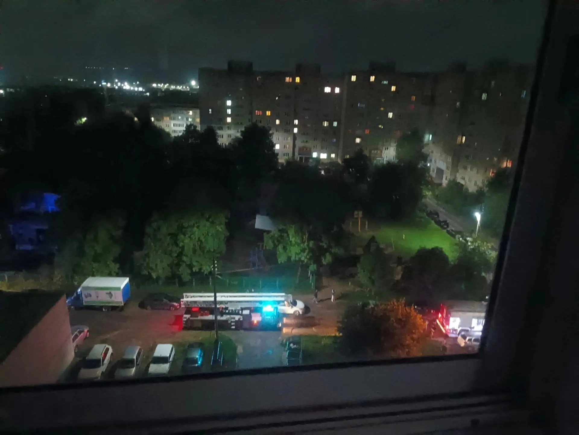 Не подскажите что случилось этой ночью Верхней Дуброве 39, было 5 пожарных машин